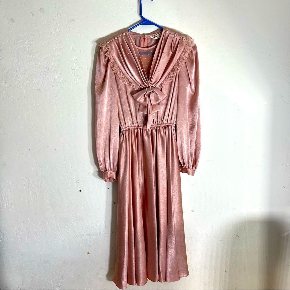 Vintage Genetpelsone Dress Pink Peach Fuzz Lace Pleated Bow Collar Elastic waist
